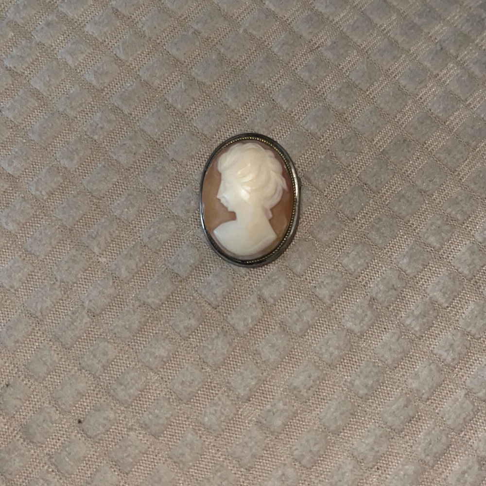 Vintage Sterling Silver Cameo Brooch/Pendant